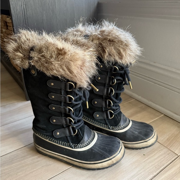 Sorel JOAN OF ARCTIC™ WOMEN'S WATERPROOF BOOT - Picture 1 of 7